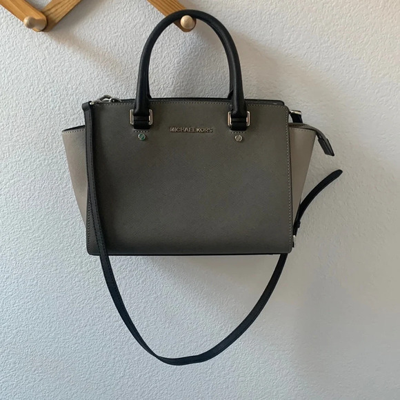Michael Kors Handbags - Michael Kors Color Block Gray Leather Crossbody/Handbag removable Strap Taupe